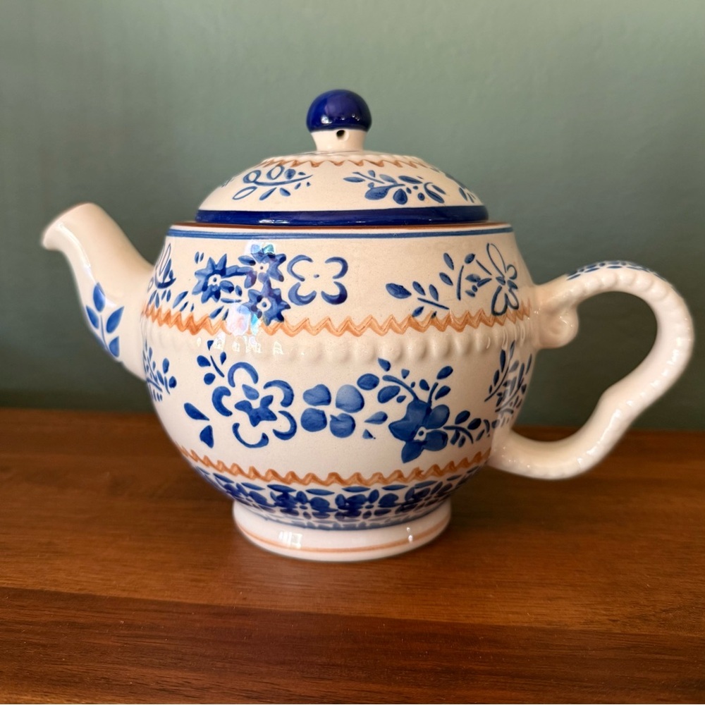 Meritage Floral ‘Botany’ 36 Oz Ceramic Teapot.  Cream + Blue + Brown Accents